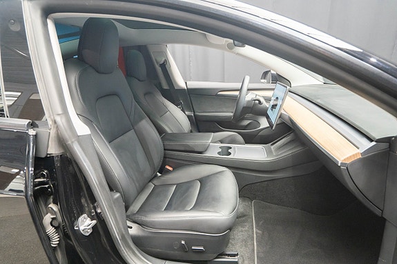 Tesla Model 3 18 of 23