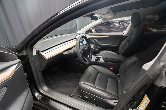 Tesla Model 3 16 of 23