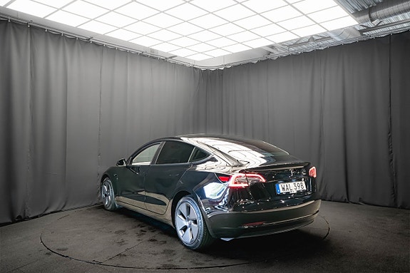 Tesla Model 3 9 of 23