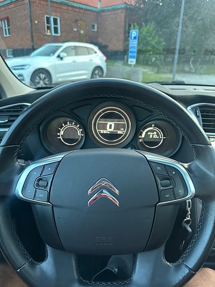Citroen C4 9 of 10