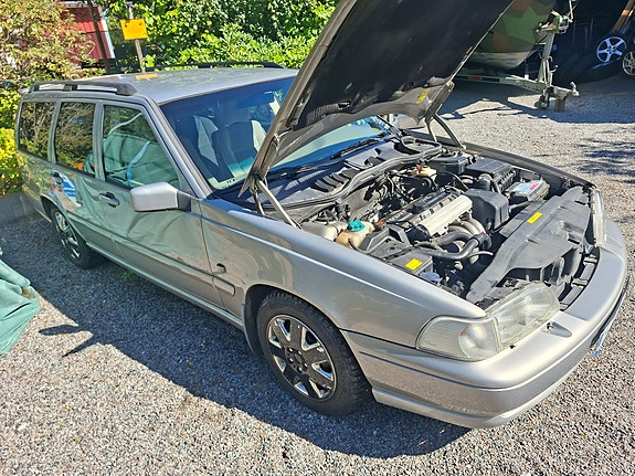 Volvo V70 5 of 6