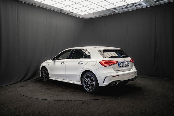 Mercedes-Benz A250 e 9 of 25