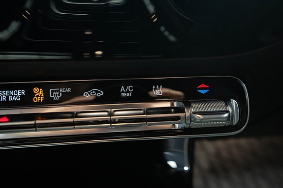 Mercedes-Benz A250 e 24 of 25