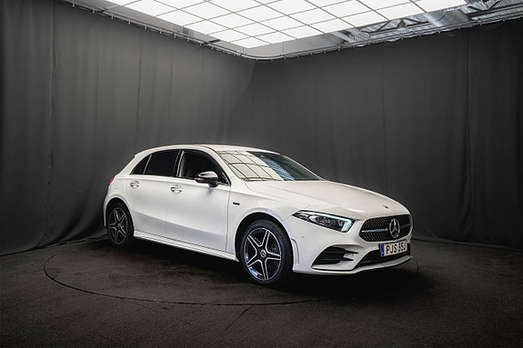 Mercedes-Benz A250 e 5 of 25