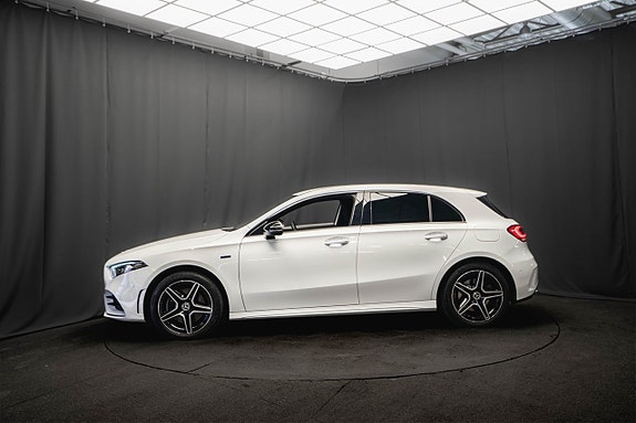 Mercedes-Benz A250 e 10 of 25