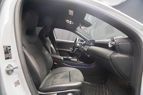 Mercedes-Benz A250 e 16 of 25