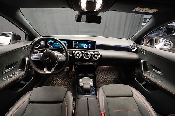 Mercedes-Benz A250 e 14 of 25