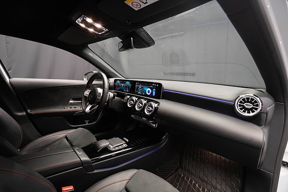 Mercedes-Benz A250 e 15 of 25
