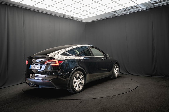 Tesla Model Y 6 of 23