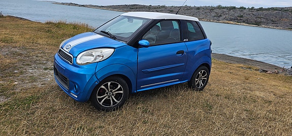 Microcar M8 DCI 2 of 5