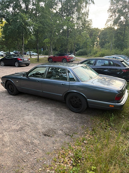 Jaguar Sovereign 2 of 6