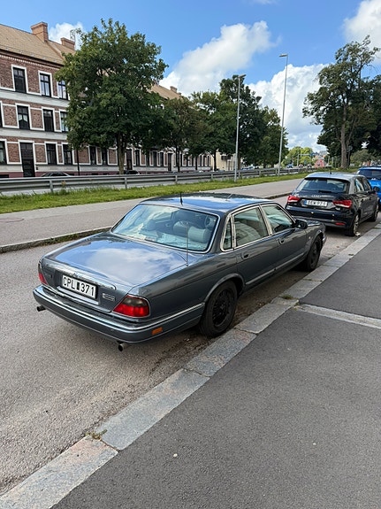 Jaguar Sovereign 4 of 6