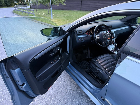 Volkswagen Passat CC 13 of 20