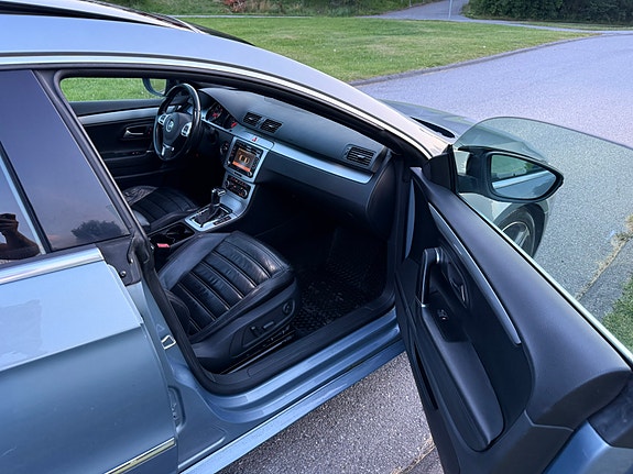 Volkswagen Passat CC 11 of 20