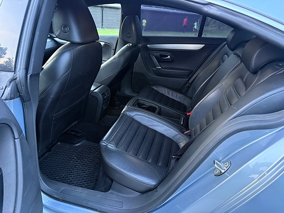 Volkswagen Passat CC 8 of 20