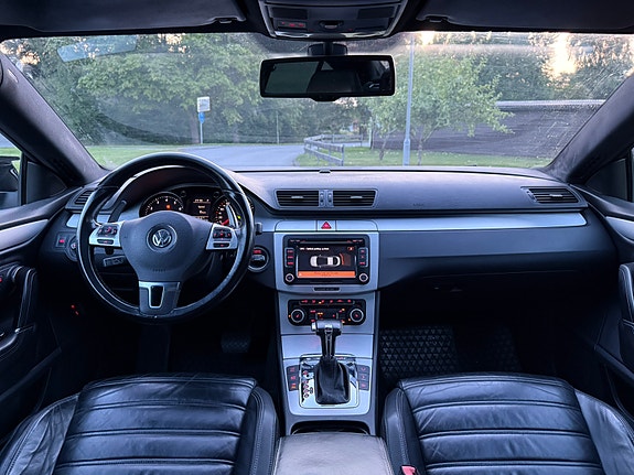 Volkswagen Passat CC 18 of 20