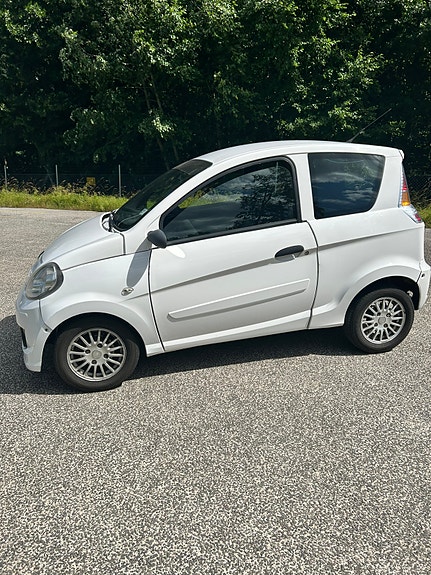 Microcar mGo 2 of 9