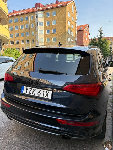 Audi Q5 2 of 19