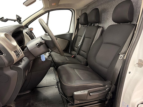 Renault Trafic 10 of 22