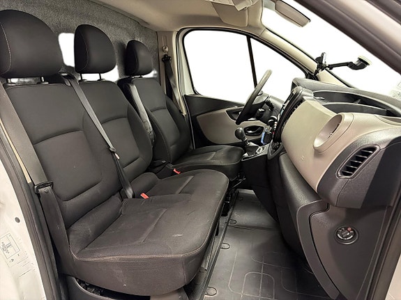 Renault Trafic 9 of 22