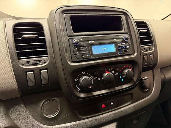 Renault Trafic 12 of 22