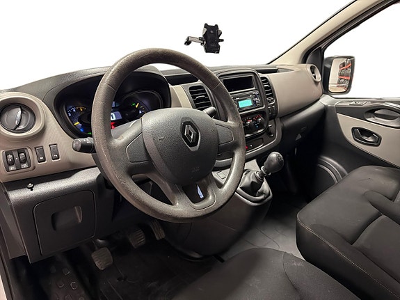 Renault Trafic 8 of 22