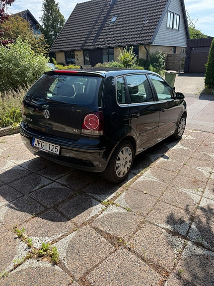 Volkswagen Polo 2 of 5