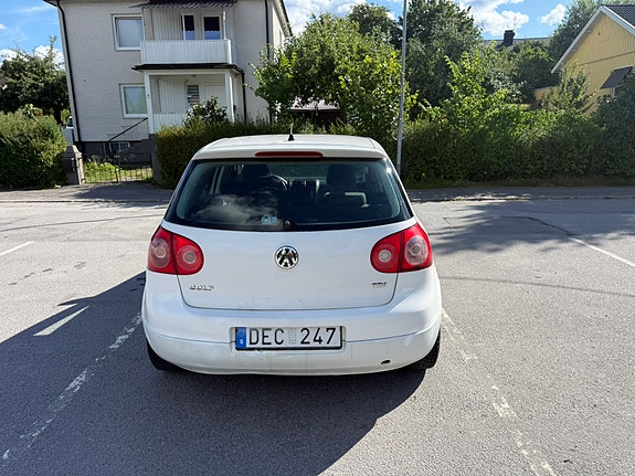 Volkswagen Golf V 4 of 5