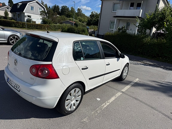 Volkswagen Golf V 3 of 5