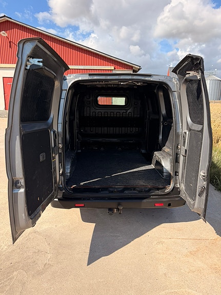 Nissan NV200 7 of 7