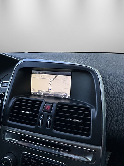 Volvo XC60 17 of 27