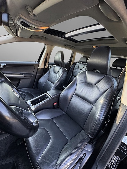 Volvo XC60 18 of 27
