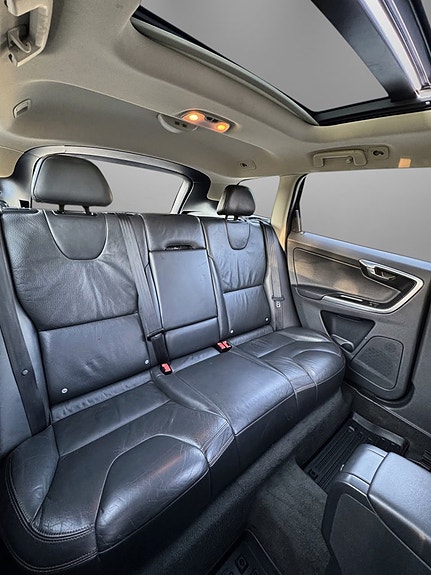 Volvo XC60 21 of 27