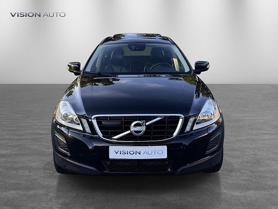Volvo XC60 2 of 27