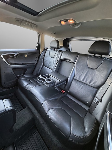 Volvo XC60 23 of 27