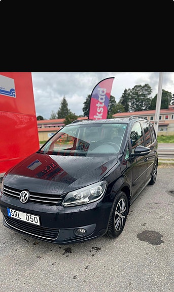 Volkswagen Touran 2 of 7