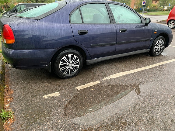 Mitsubishi Carisma 4 of 6