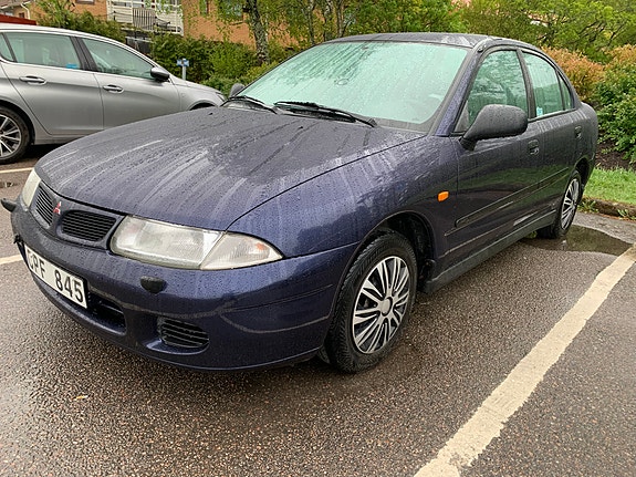 Mitsubishi Carisma 3 of 6