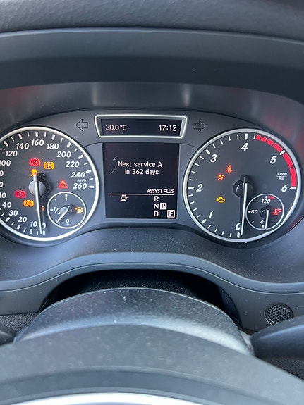 Mercedes-Benz B180 13 of 14