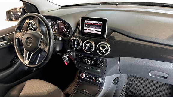 Mercedes-Benz B180 7 of 8
