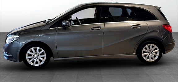 Mercedes-Benz B180 4 of 8