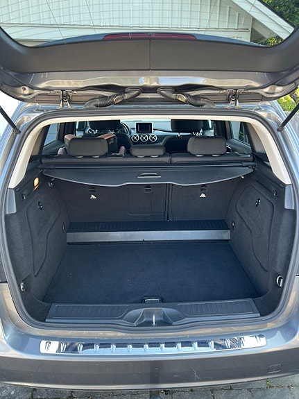 Mercedes-Benz B180 9 of 14
