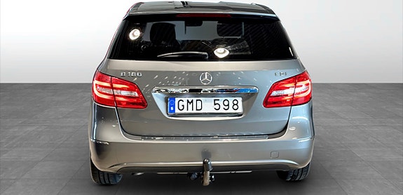 Mercedes-Benz B180 3 of 8