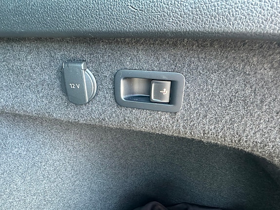 Volkswagen Passat 14 of 30