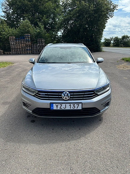 Volkswagen Passat 8 of 30