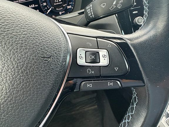 Volkswagen Passat 25 of 30