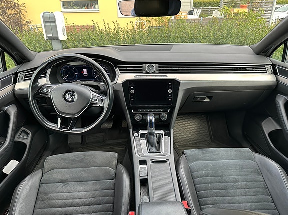 Volkswagen Passat 22 of 30
