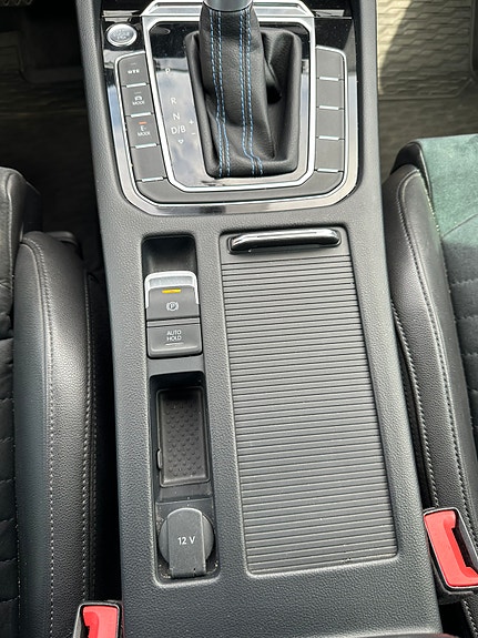 Volkswagen Passat 30 of 30