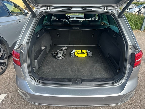 Volkswagen Passat 16 of 30