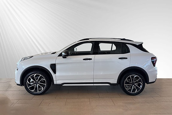 Lynk & Co 01 2 of 26